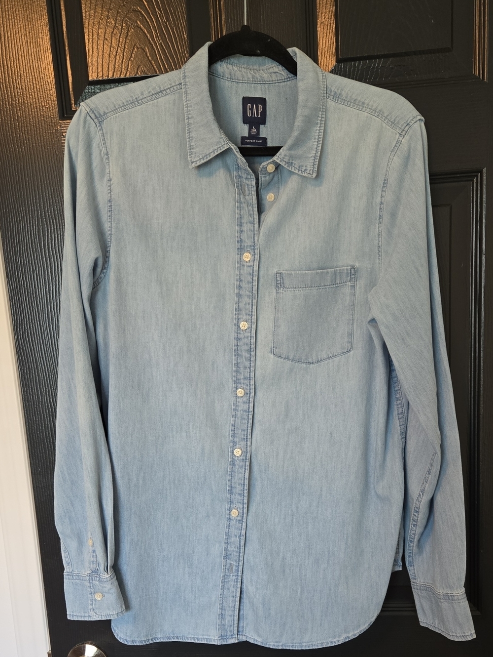 Gap Light Blue Denim Button-Up Shirt - Women's